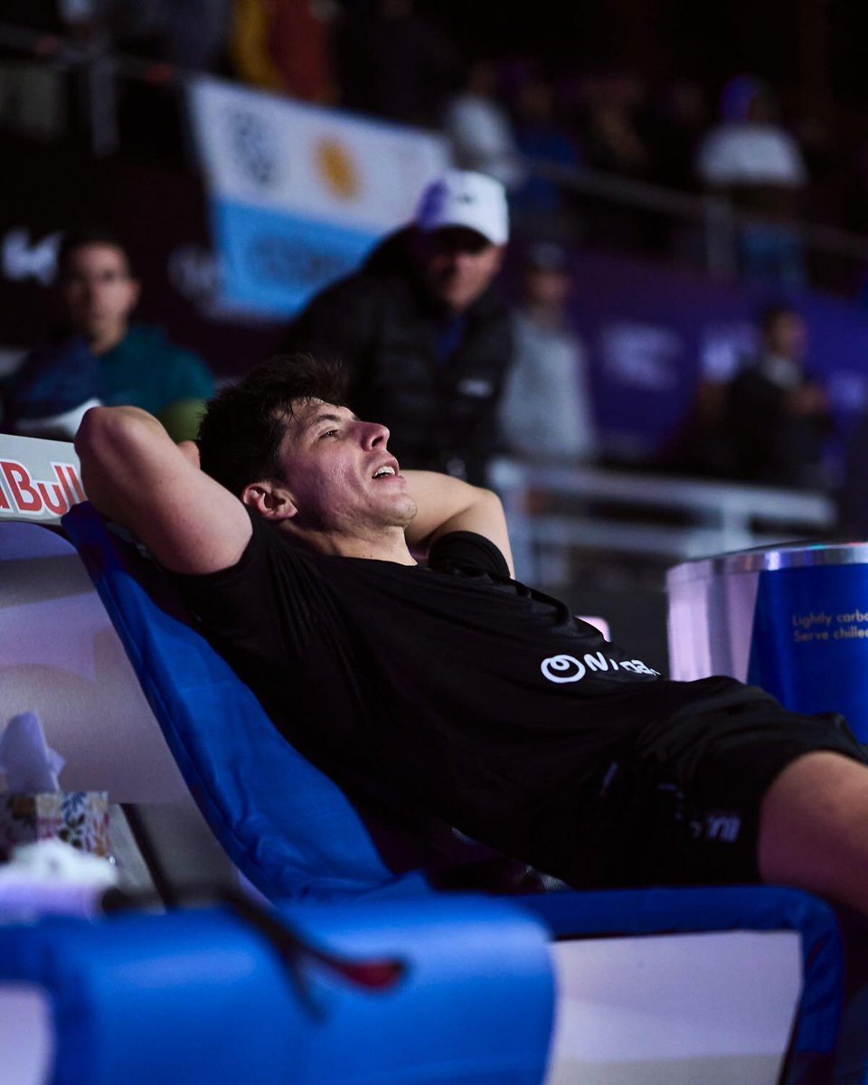 elpadelesasi's tweet photo. Buenos días a todos menos a los que no se alegren de volver a ver al gato Tello al nivel de los mejores. https://t.co/3a9oEYEjls