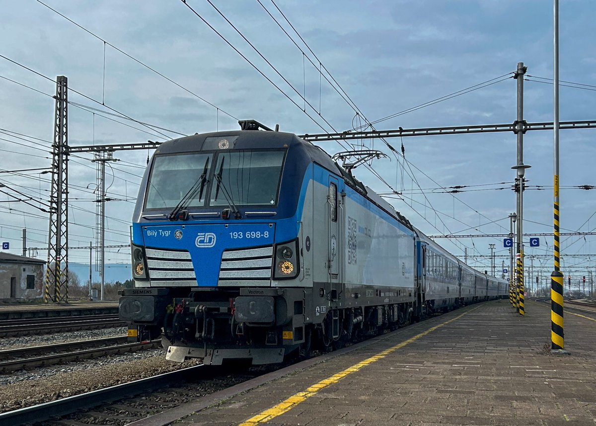 Adam Vanting tweet media