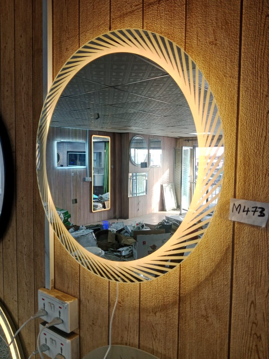 Zeph0330's tweet image. LED MIRROR LIGHT 
It&apos;s suitable for bathroom, dinning and bedroom