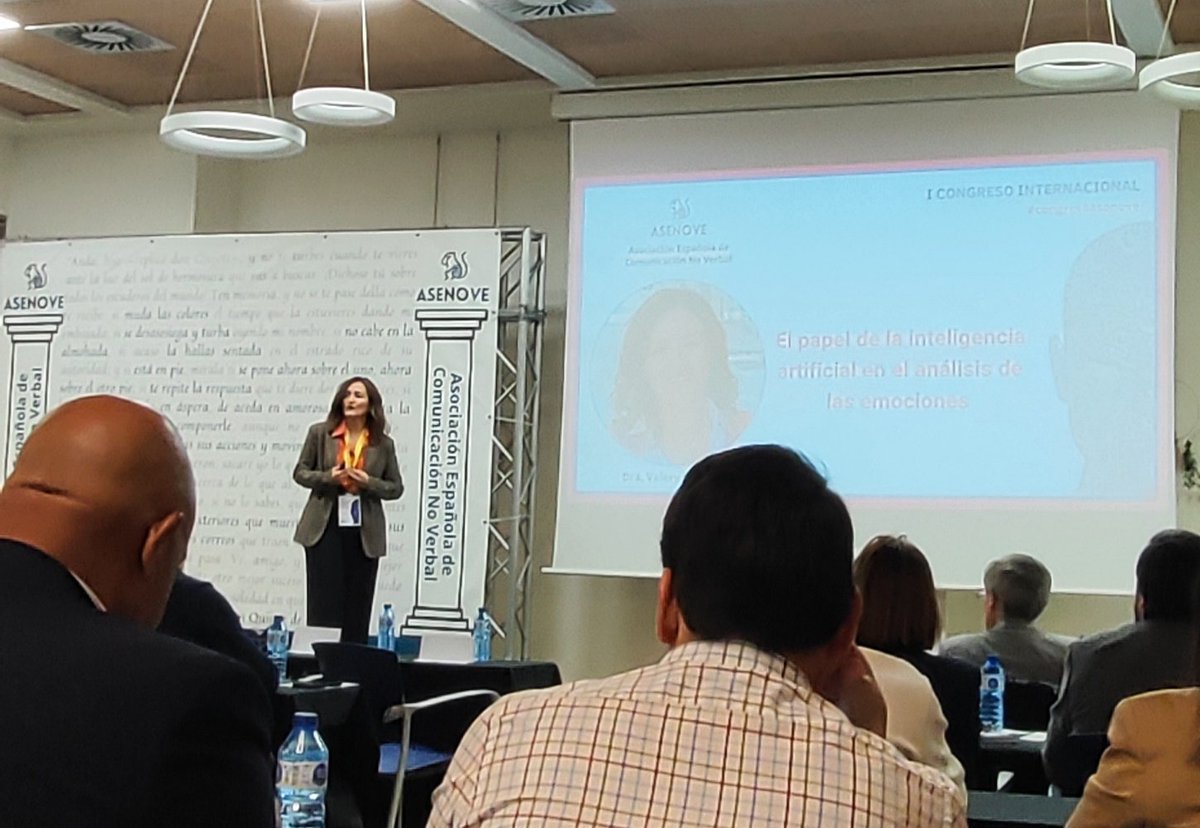 Mercedes Ruiz (@mruizlo) on Twitter photo Interesantísima ponencia de la Dra. <a href="/ValeryNaranjo1/">Valery Naranjo</a> en el 1er Congreso internacional de comunicación no verbal: nuevos retos y aplicaciones
#CongresoASENOVE Interesantísima ponencia de la Dra. <a href="/ValeryNaranjo1/">Valery Naranjo</a> en el 1er Congreso internacional de comunicación no verbal: nuevos retos y aplicaciones
#CongresoASENOVE