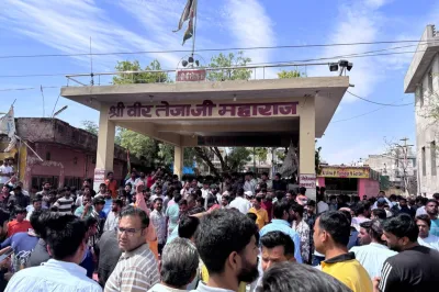 MirdhaOne's tweet photo. जयपुर के प्रताप नगर में वीर तेजाजी महाराज की मूर्ति तोड़े जाने की घटना निंदनीय है। 
BJP सरकार कानून-व्यवस्था बनाए रखने में पूरी तरह विफल रही है। दोषियों पर कड़ी कार्रवाई हो और धार्मिक स्थलों व आमजन की सुरक्षा के पुख्ता इंतजाम किए जाएं! 
#Rajastan #VirTejaJi https://t.co/wGliLhMgjp