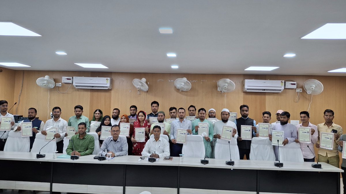 dm_supaul's tweet image. आज दिनांक 29.03.2025 को सुपौल जिले में कुल 26(छब्बीस) सहायक उर्दू अनुवादकों का नियुक्ति पत्र का वितरण श्री कौशल कुमार (भा०प्र०से०) जिलाधिकारी ,सुपौल के कर- कमलों द्वारा लहटन चौधरी सभागार, समाहरणालय सुपौल में किया गया I 
#Supaul
#districtadministrationsupaul
#biharsupaul