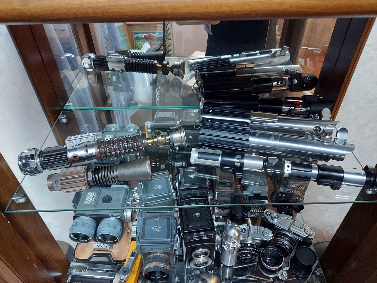 フラッシュハイダー届いた！
リアル・オビセーバーの
完成前に使っていた
ローマン製ブースターが
余ったから
それを有効活用するために
買った次第。
後は
ローマン製グレネードや
アーミテージ蛇口本体
Exactra計算機を買って
飾れば
映えるかな？