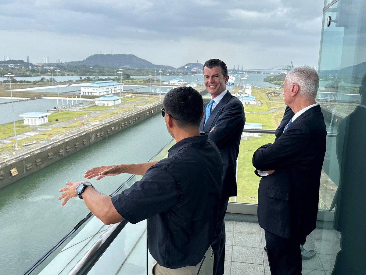 Panama | SdS <a href="/GiorgioSilli/">Giorgio Silli</a> con VMAE <a href="/RuizHernandezC/">Carlos Ruiz-Hernandez</a> per primo Meccanismo dialogo politico 🇮🇹🇵🇦. Focus su opportunità aziende 🇮🇹, coop. culturale e scientifica, contrasto criminalità organizzata. Visita segmento Canale di Panama ampliato da <a href="/Webuild_Group/">Webuild</a>