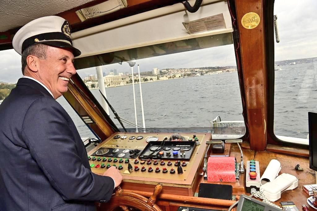 Muharrem İnce vapur ile yola çıktı trafik olduğu için deniz yolu ile geliyor diyen var