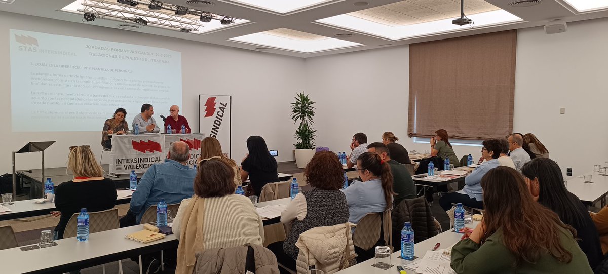 INTERSINDICAL STAS Sector Local.
Ple Sector Local i jornada de formació.