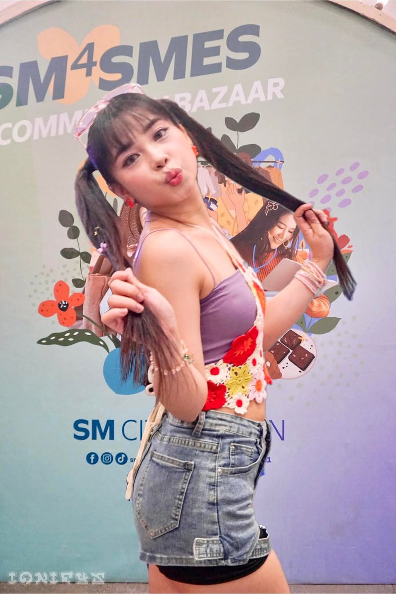 iONifYz's tweet image. [2025.03.23] PiX!E Pearl
《 Ppop Fan Fest 》
at SM City Bataan, Mall Atrium

🐚 
PIX!E AT SM BATAAN
#pixieofficialph #ppopfest #pixieph #pixieicedcoffee #pixiepearl
@_jinjooberry_  @shelliesofc