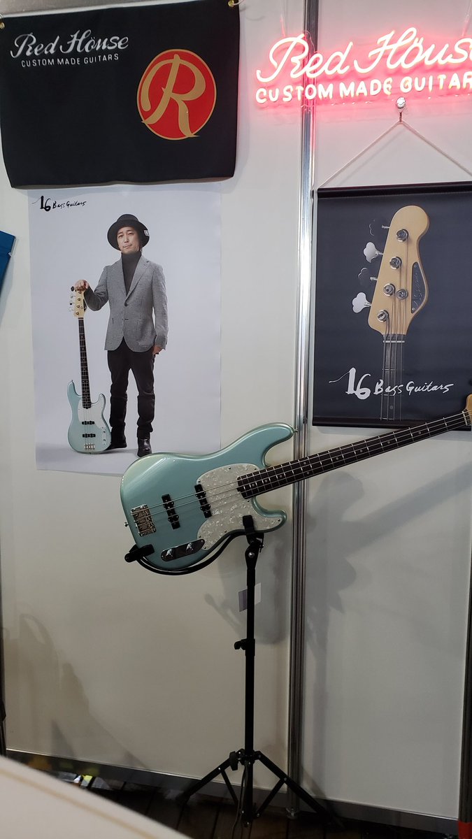 eFyJuWdsdXB2M2z's tweet image. ヨコハマミュージックスタイル！
JiminyJB全機種とオカルトボックス全機種試奏出来て、関谷さんと藤谷先生のセッションやってて、石橋さんもなとりさんもいるこの豪華ブース✨全ベーシストに行って欲しいです♡
明日もやってまーす
#16Bassguitars
#なとり音造
#RedHouseGuitars
#関谷友貴
#藤谷一郎