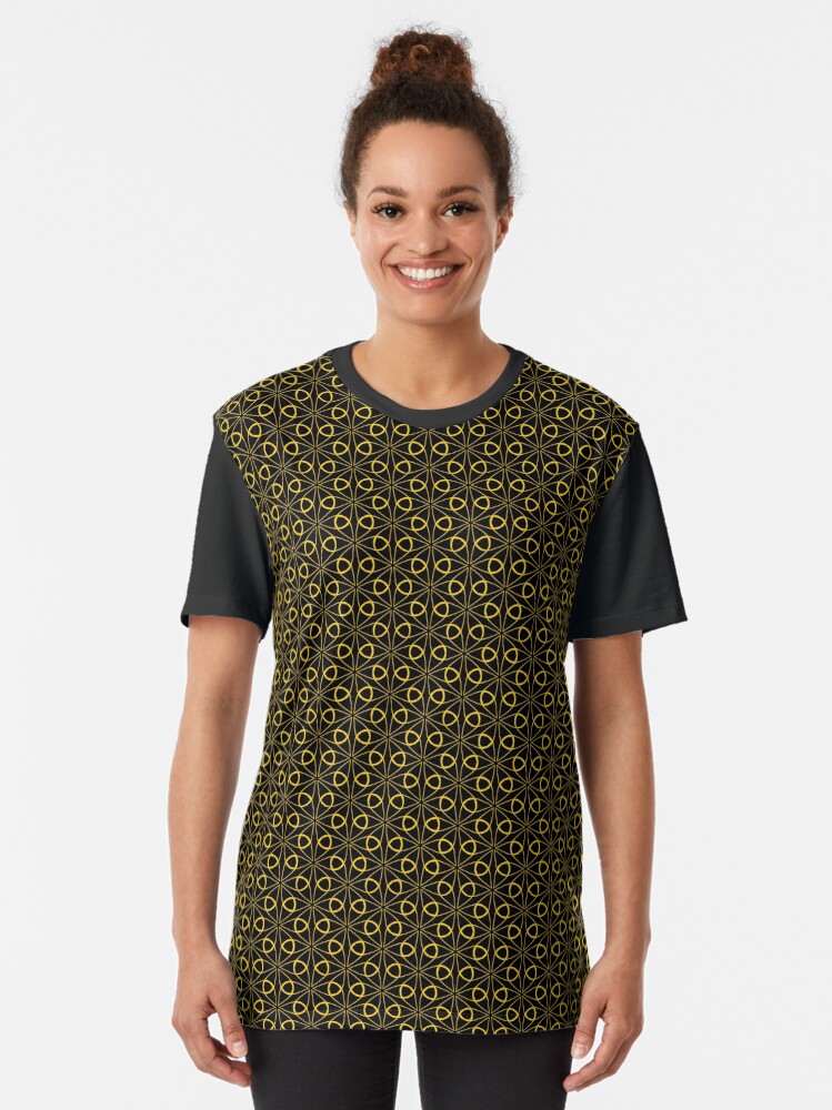 PDyaczenko's tweet image. Did you know that the Japanese asanoha pattern, inspired by hemp leaves, was often used in traditional kabuki theater costumes to symbolize endurance and vitality? Wear that cultural legacy with this Golden Harmony: Japanese Asanoha Pattern Graphic T-Shirt from Redbubble:…
