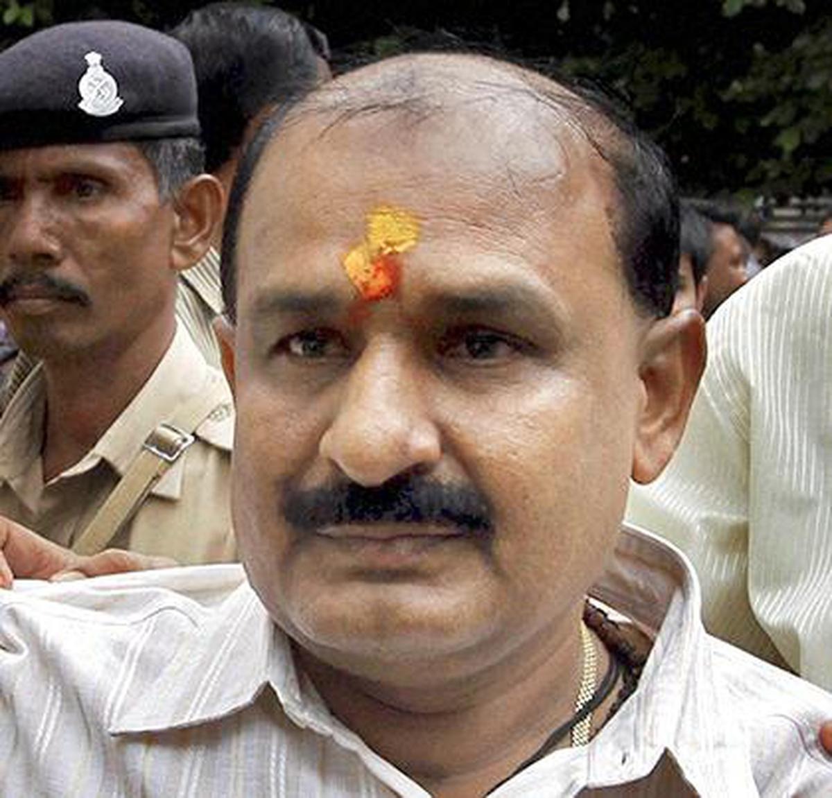 AminaaKausar's tweet photo. The real villain of #Empuraan?

Baba Bajrangi (Abhimanyu Singh) appears inspired by Babubhai Patel, aka Babu Bajrangi, a Bajrang Dal leader convicted for his role in the 2002 Naroda Patiya māssacre during Gujarat gen0cide, where 97 Muslims were killed.

#GujaratRiots #Mohanlal𓃵 https://t.co/Sy7XvVGLO2