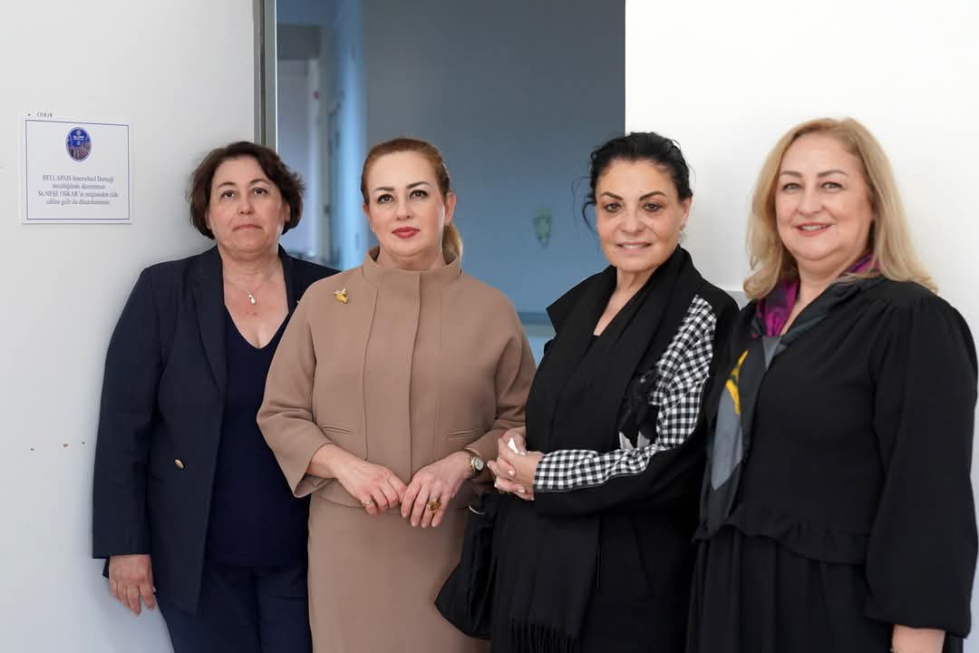 Ramazan Bayramı sebebi ile kurucu başkanı olduğum Bellapais Inner Wheel Kulübü’nün başkan ve yönetim kurulu üyeleriyle birlikte Bülent Ecevit Rehabilitasyon Merkezi’ni ziyaret ettik.Bayramlarda en çok ziyaret bekleyenler yaşlılarımız dokunmak, mutlu olmak, mutlu etmek çok güzel.