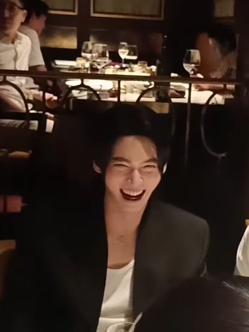 __opywpy__'s tweet photo. 😂🤏🏻
cr. mhaiivilasinee

#winmetawin https://t.co/vSHNWej3mE