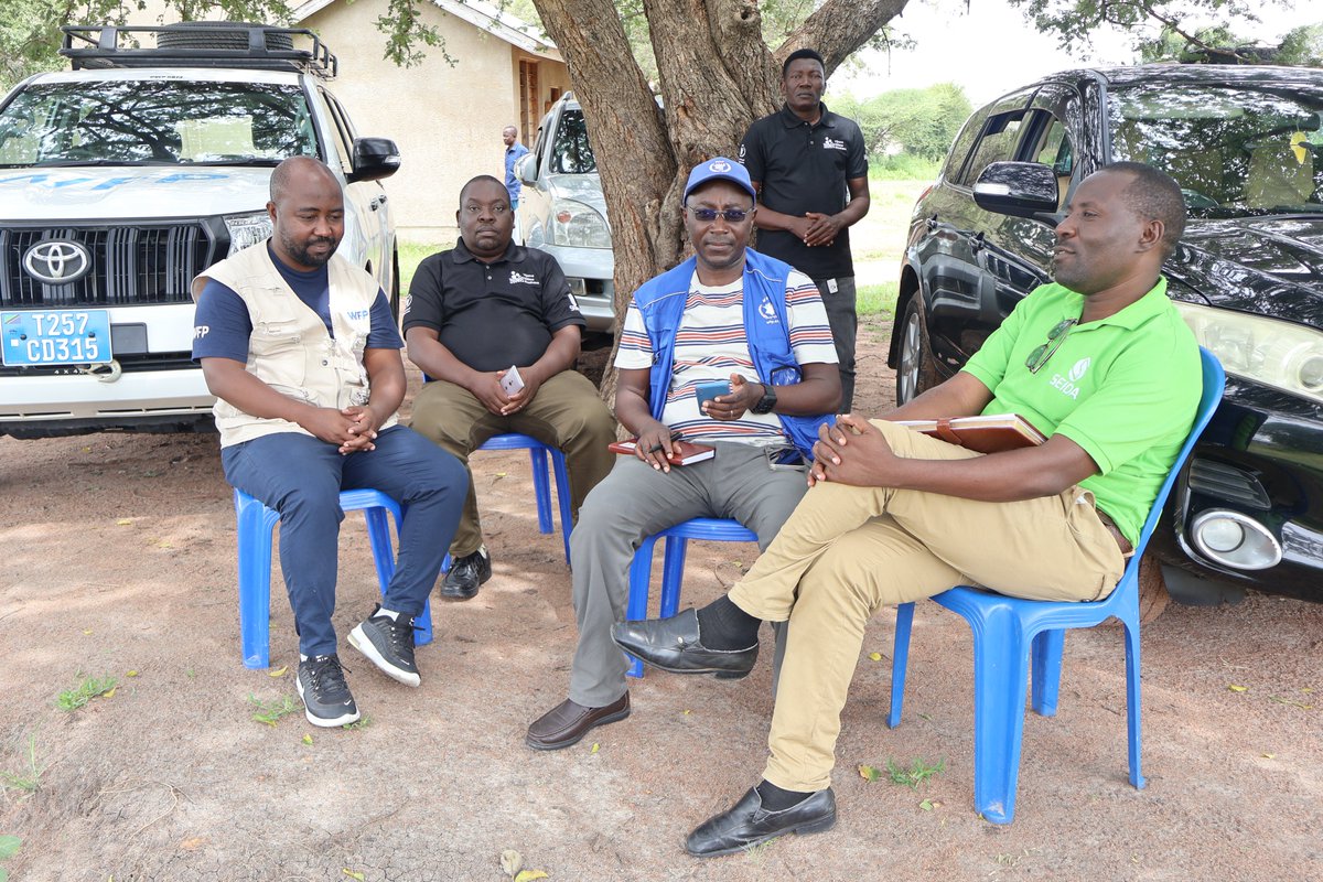 seida_tz's tweet photo. TEAM👏👏👏

#wfp #seida #vkb #shinyanga https://t.co/cEHdfb4Twb