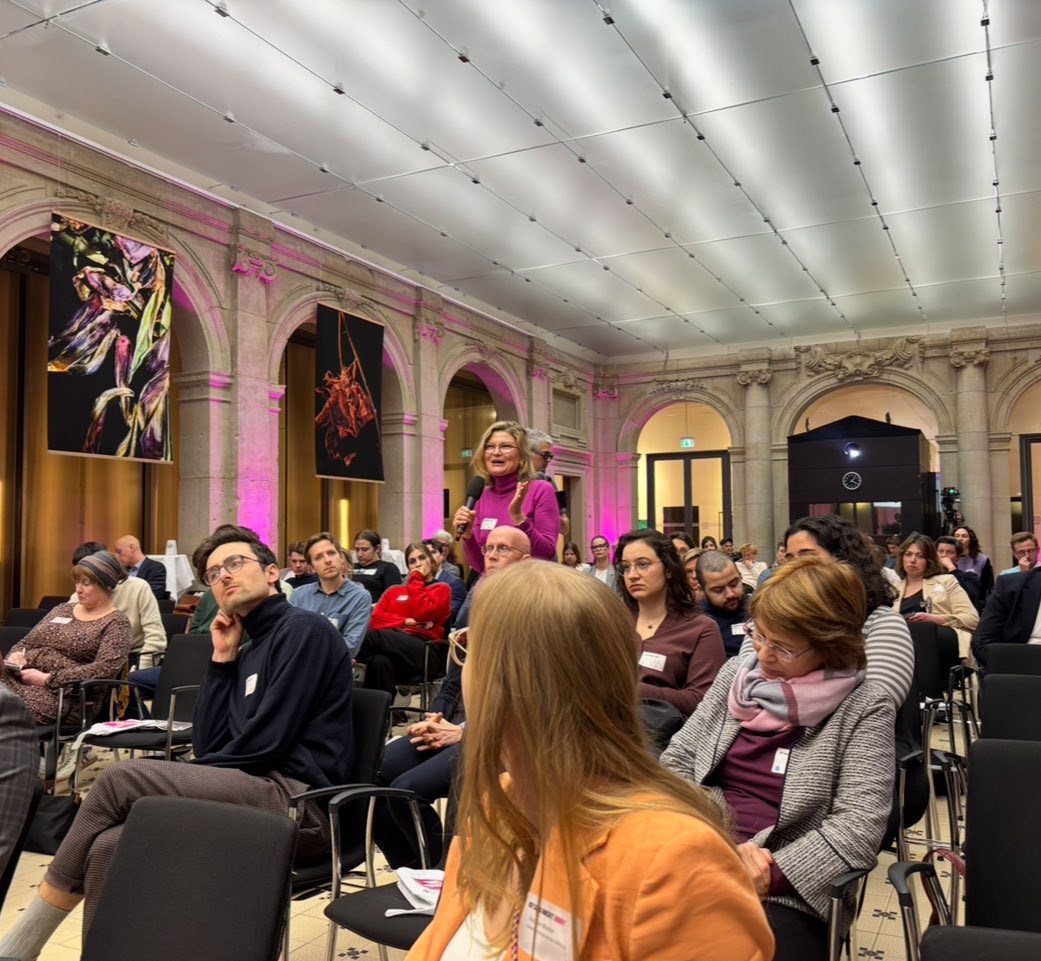 Elisabeth Niejahr/ @eniejahr.bsky.social (@eniejahr) on Twitter photo Das hat irre Spaß gemacht am Donnerstag. Wir berichten noch von unserem Kongress zur politischen Kultur - heute nur ein dickes Bravo für das fantastische Hertie-Team rund um <a href="/LuisaHofmeier/">Luisa Hofmeier</a>, für alle Unterstützer und das tolle, engagierte Publikum! 👏👏👏 Das hat irre Spaß gemacht am Donnerstag. Wir berichten noch von unserem Kongress zur politischen Kultur - heute nur ein dickes Bravo für das fantastische Hertie-Team rund um <a href="/LuisaHofmeier/">Luisa Hofmeier</a>, für alle Unterstützer und das tolle, engagierte Publikum! 👏👏👏