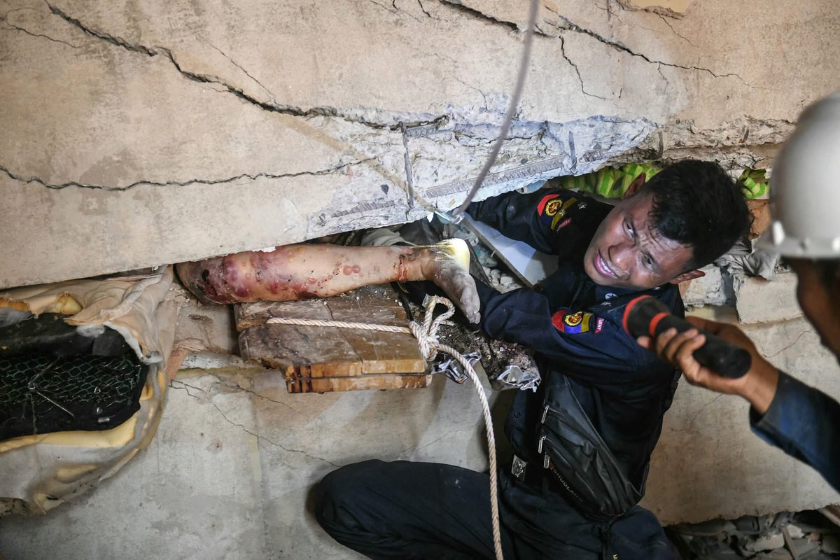 Oliver Ivan tweet media