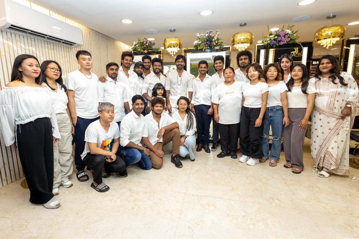 igtamil's tweet photo. *Where cinema meets style!* 🎭✨ #Dhanush unveils #DCutzByDev, the newest premium salon in Chennai, founded by celebrity hairstylist Dev. #Dhanush #Dev #SalonLaunch @dhanushkraja
@teamaimpr https://t.co/fgoHnG3vH0