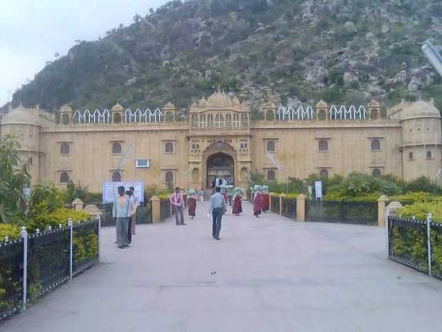 Krishna Kumar tweet media