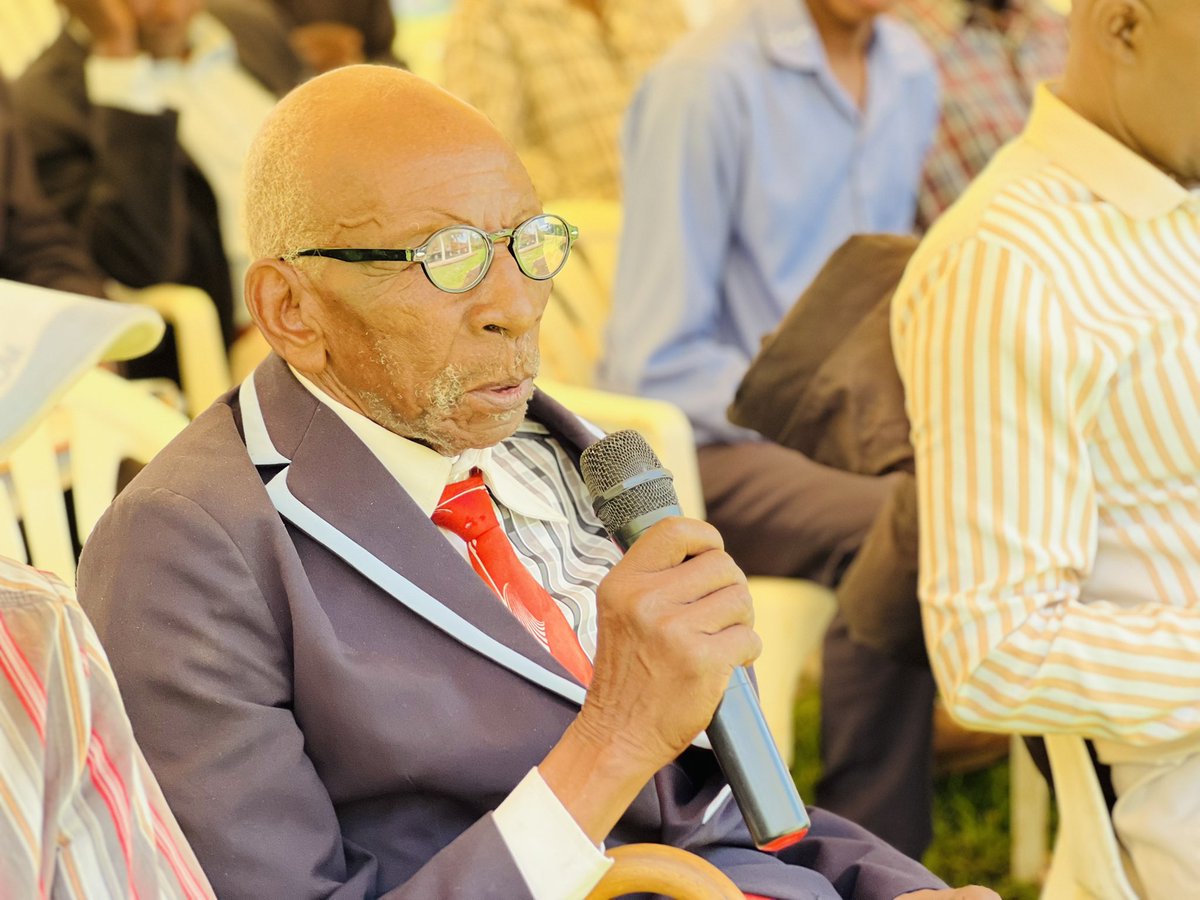 BugisuUnion's tweet image. The Director of Sironko Valley Zone, Hon. Isaiah Sassaga Zazaga, Member of Parliament for Budadiri East, has graciously welcomed us this morning to Suguta Village, Nambalenze Parish, Bumalimba Sub-County, Sironko District, for our third zonal meeting.