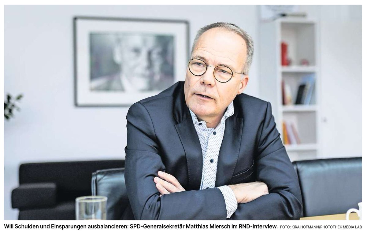 hglowacki's tweet photo. Die SPD scheint nicht zu begreifen, dass ihr Gegner nicht die CDU ist, sondern Partei, die sich in ihren Positionen zunehmend durchsetzen. Wenn die SPD so weitermacht, besonders in der Migrationspolitik, könnte sie bald einpacken. Es ist Zeit, die ernst Positionen zu überdenken! https://t.co/XyAT4eKY1f