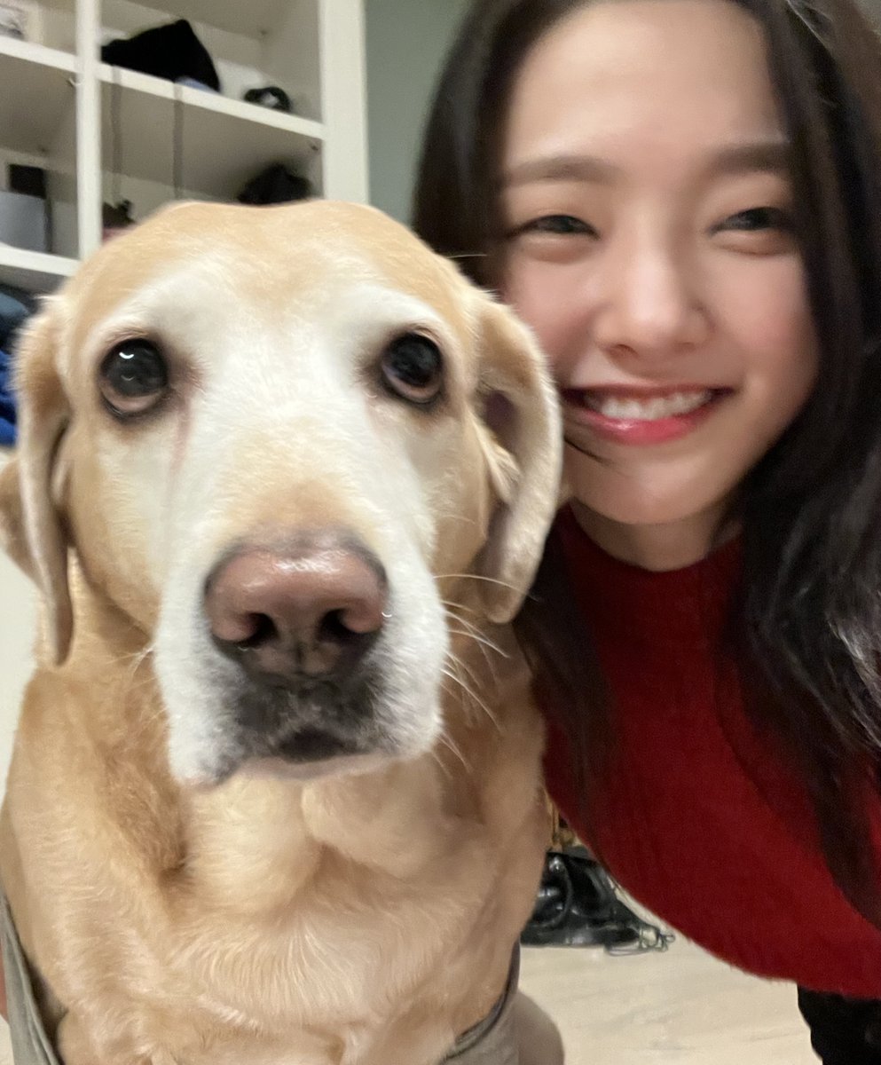 sseuleepy's tweet image. 그냥 웃는게 좋아서...