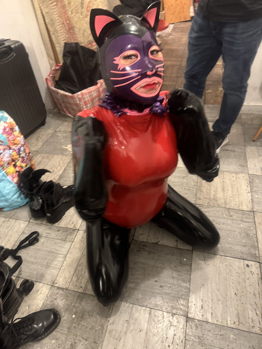Today i was able to enjoy rinrinsan suit. I had a lot of fun! 🫶🤭
今日はりんりんさんのスーツを楽しむことができて、とても楽しかったです👻
#gombar