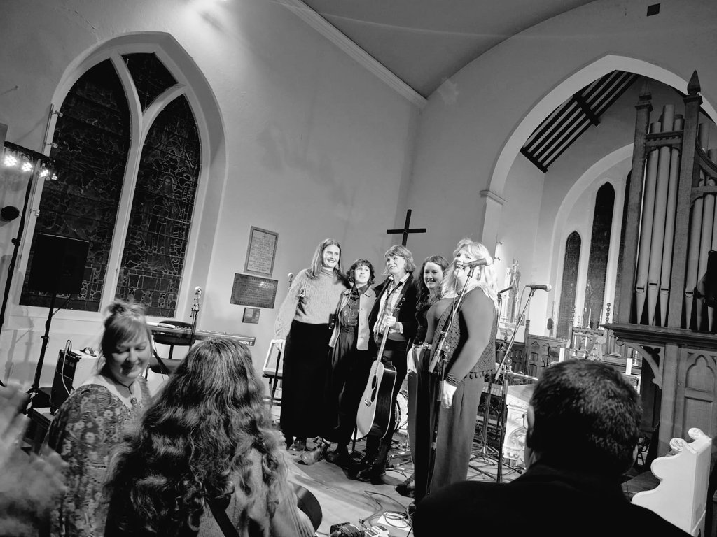 The Kates (@thekatesmusic) on Twitter photo Thank you for SELLING OUT our show in Bantry! We were blown away by the response and by what an incredible audience you were.
Huge thanks to Meg and all at <a href="/Westcorkmusic/">West Cork Chamber Music Festival</a>.
See you soon for more chicken eye.
🔺🟰 Thank you for SELLING OUT our show in Bantry! We were blown away by the response and by what an incredible audience you were.
Huge thanks to Meg and all at <a href="/Westcorkmusic/">West Cork Chamber Music Festival</a>.
See you soon for more chicken eye.
🔺🟰