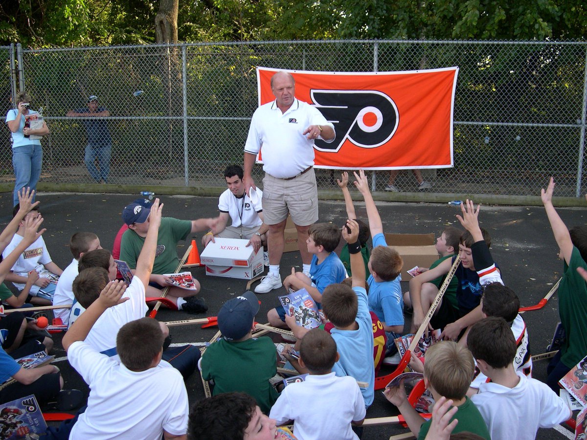 Philadelphia Flyers (@nhlflyers) on Twitter photo A difference-maker on and off the ice. Today, we honor The Hound at <a href="/WellsFargoCtr/">Wells Fargo Center</a>. A difference-maker on and off the ice. Today, we honor The Hound at <a href="/WellsFargoCtr/">Wells Fargo Center</a>.