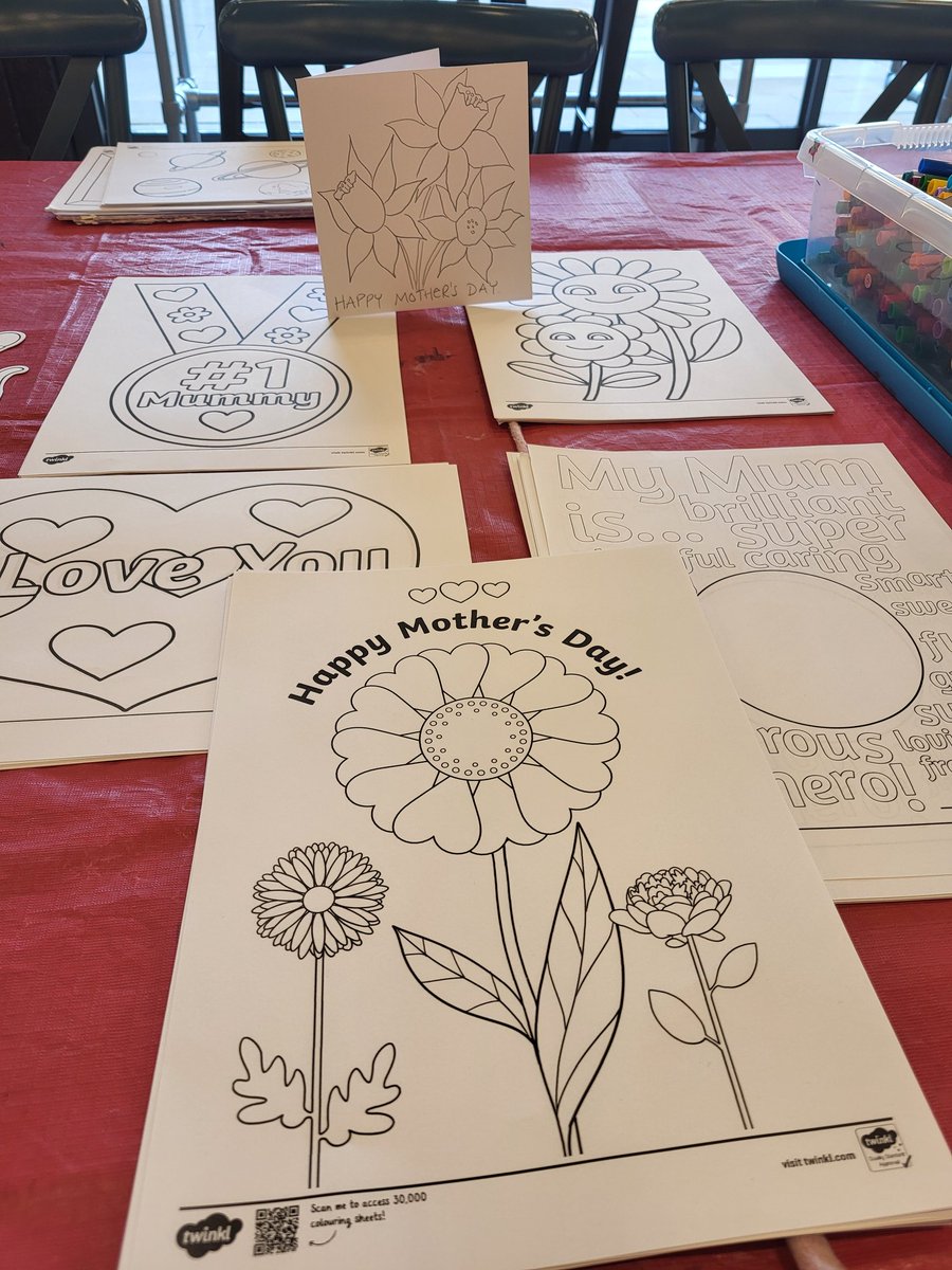 Come along to our kids' art club on Sunday at Metropolis Epsom for Mothers Day art and craft activities 💐💐💐

#kidsartclub #kidcrafts #colouring #cardmaking #colouringbook #stickers #pencils #paintpens