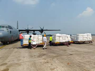 AstuteGaba's tweet photo. MYANMAR
#OperationBrahma gets underway. First tranche of humanitarian aid from India has reached the Yangon Airport in Myanmar.
#Earthquake #Thailand #Bangkok #Mothernature #MyanmarEarthquake #mayanmar #AungBan #ChadchartSittipunt #news #breakingNews #NarinderModi #Modi #humanitarianaid #Yangon
