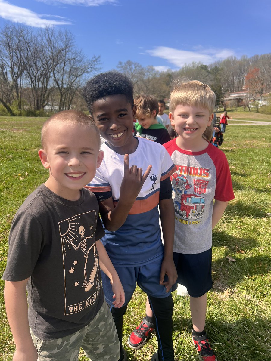 WBESbears's tweet photo. We had a fabulous week back to school from Spring Break, and we are focused on achieving our goals in Term 4! #ChasingIt #TheStandardistheStandard #ReachfortheCrown https://t.co/nBcQiWP1AT