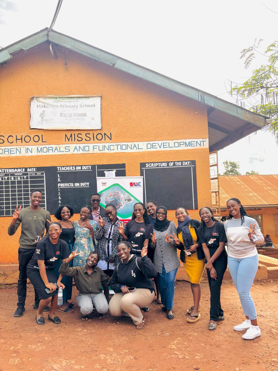 Rotaract_MUK's tweet image. On the 27th of March Rotaract Makerere together with MUAC and RTU took the initiative to handover a water tank 💧to the community of Makerere P/S and also launch a club. 

Together 🤝let’s continue to be the reason for a healthy tomorrow.

#Washproject🤗
#PRTeam
#rctmuk