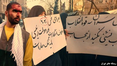 MeysamWeysi's tweet image. در این دوماهی که مقابل مجلس بودند کسی ذرهای به آنها بیاحترامی نکرد درحالی که همانها در اولین روز تحصنشان مقابل پاستور در دوران شهید رئیسی کتک خوردند.
فحاش به #قاليباف اینها را به یاد دارند؟
#حجاب