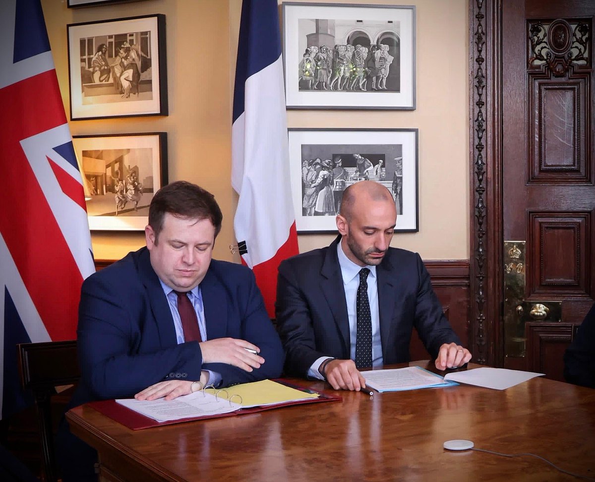 Benjamin Haddad (@benjaminhaddad) on Twitter photo J’ai réuni hier avec <a href="/SDoughtyMP/">Stephen Doughty MP</a> nos partenaires 🇩🇪 , 🇮🇹 , 🇺🇸 et les institutions 🇪🇺 pour évoquer la situation préoccupante en Bosnie-Herzégovine.
La France condamne les atteintes à l’ordre constitutionnel et reste engagée pour l’unité du pays et son avenir 🇪🇺. J’ai réuni hier avec <a href="/SDoughtyMP/">Stephen Doughty MP</a> nos partenaires 🇩🇪 , 🇮🇹 , 🇺🇸 et les institutions 🇪🇺 pour évoquer la situation préoccupante en Bosnie-Herzégovine.
La France condamne les atteintes à l’ordre constitutionnel et reste engagée pour l’unité du pays et son avenir 🇪🇺.