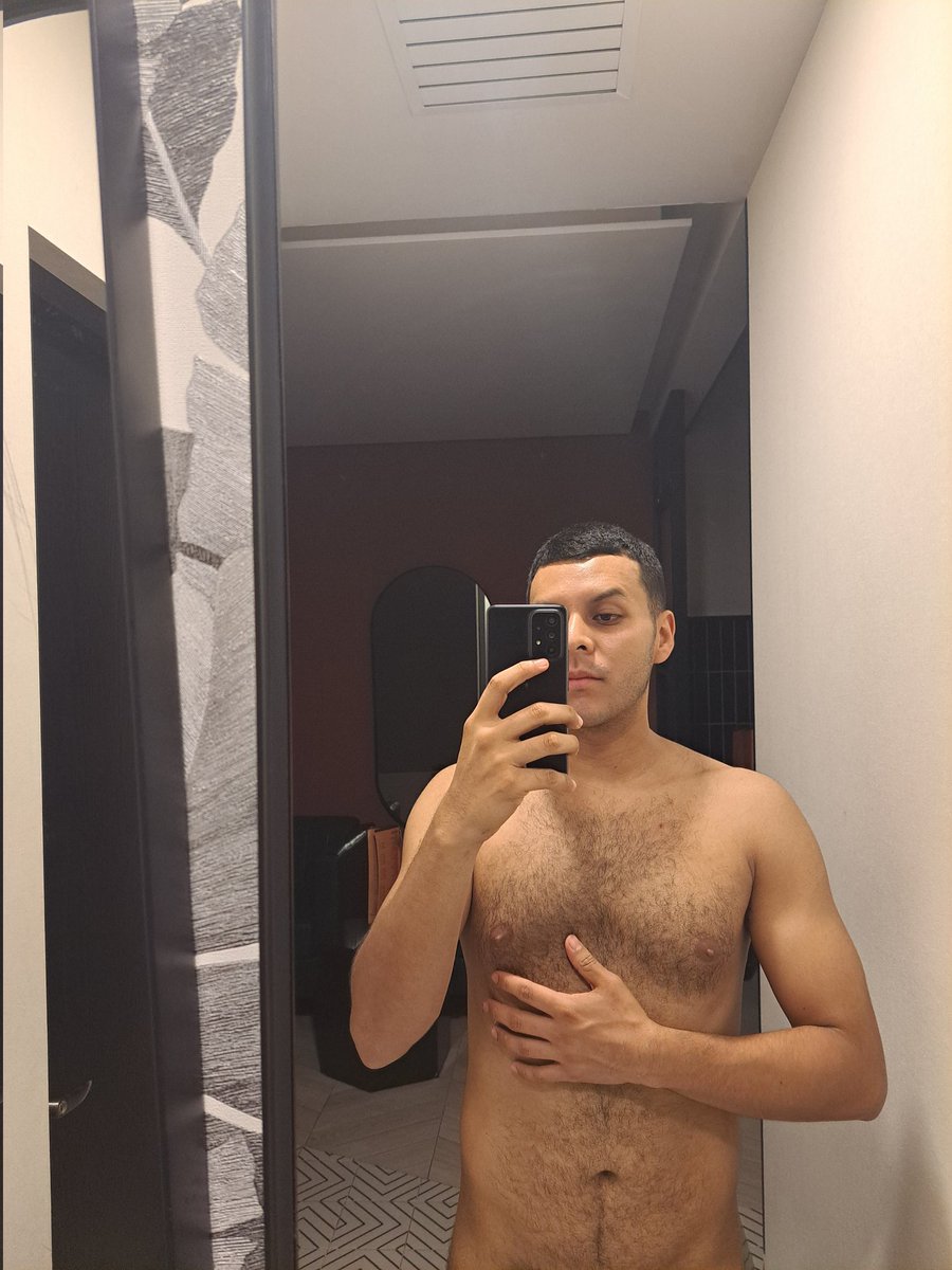 Alandro98's tweet photo. Velludo o lampiño 
???

@encuentrogaygdl 
@guadalajara_gay 
@EncuentroGayMty https://t.co/smh0FYgyzG