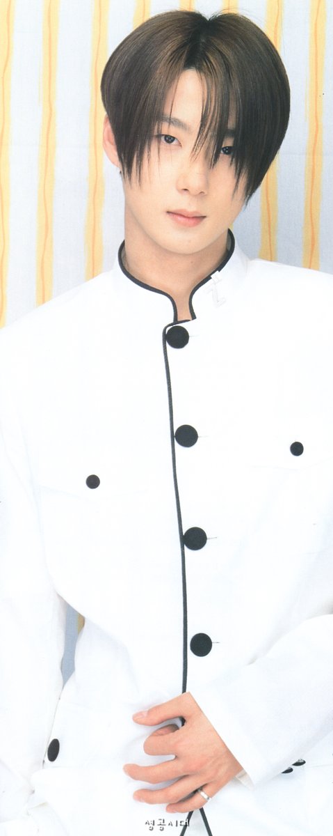 가쿠란 입은 신혜성 어떻게 안사랑하는데?