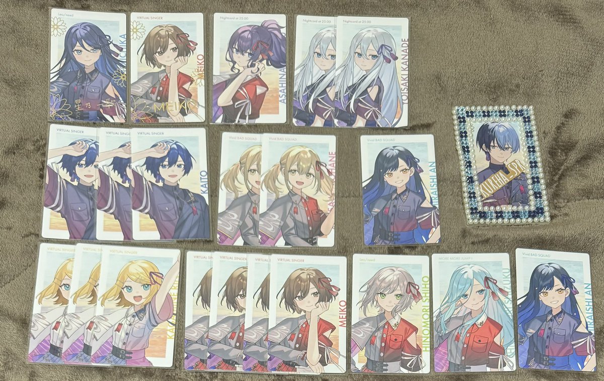 kureha_spr's tweet photo. 【交換】プロセカ セカライ 劇場版 エピカ

(譲)MEIKO ☆KAITO リン 杏 こはね ☆まふゆ  ☆奏 志歩 雫 一歌 ☆司 ☆類 レン えむ 咲希 穂波

(求)セカライ110/枚 劇場版100/枚 箔両種250/枚＋送料 ☆は無印同数以上含む譲渡
冬弥
N♾
☆は1:1 無印は1:2可能

郵送希望
PayPay、メルペイ送金＞ゆうちょ https://t.co/DyaTAlhwMy