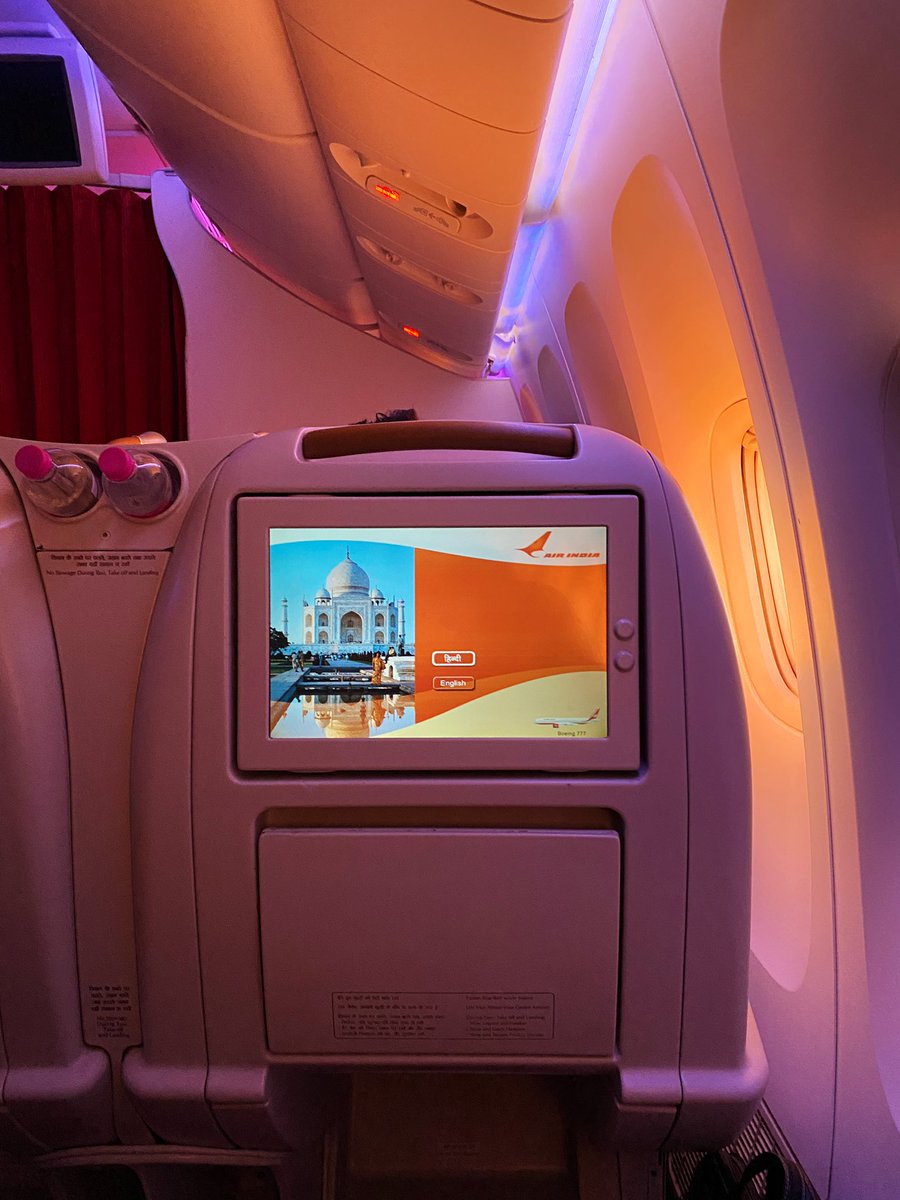 iSiddharthRaman's tweet image. Magical sunset hour aboard Air India’s 777-200 LR ✨