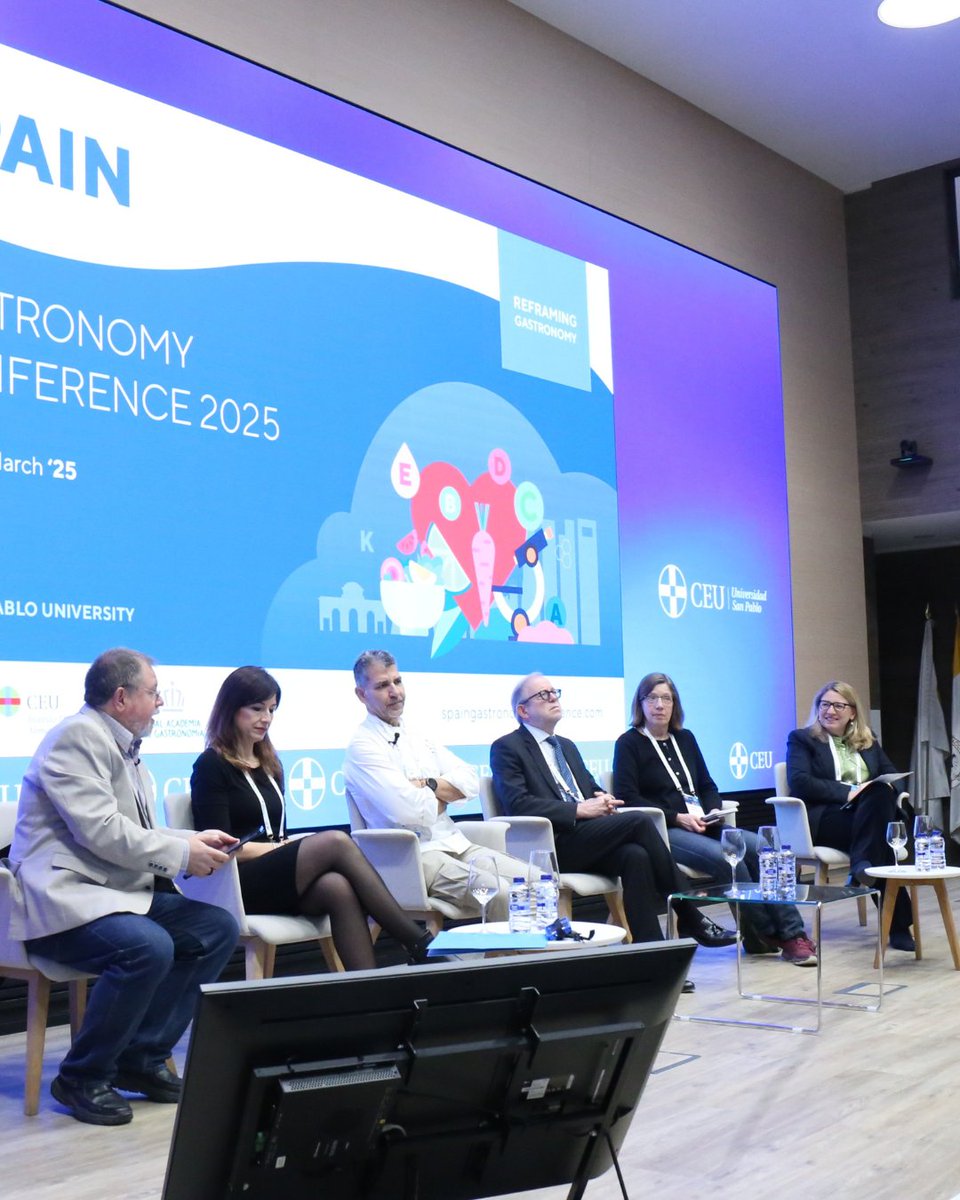 La segunda jornada de #SGC25 pone nuevos temas sobre la mesa. Leche, aceite de oliva, sentido del gusto, industria alimentaria, desinformación... 

✅La Dieta Mediterránea no solo es una estrategia para mejorar la salud, sino un legado cultural. Debe adaptarse a las necesidades