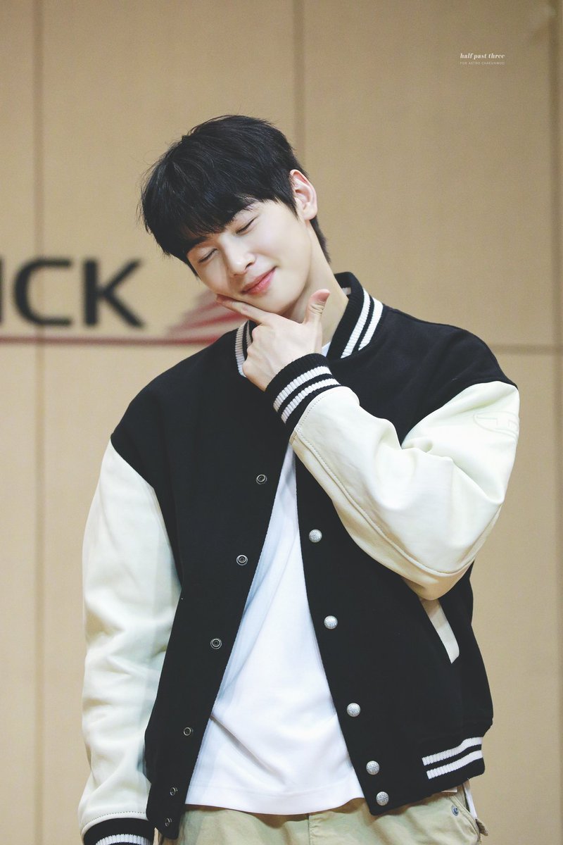 𝐡𝐚𝐥𝐟 𝐩𝐚𝐬𝐭 𝐭𝐡𝐫𝐞𝐞 tweet media