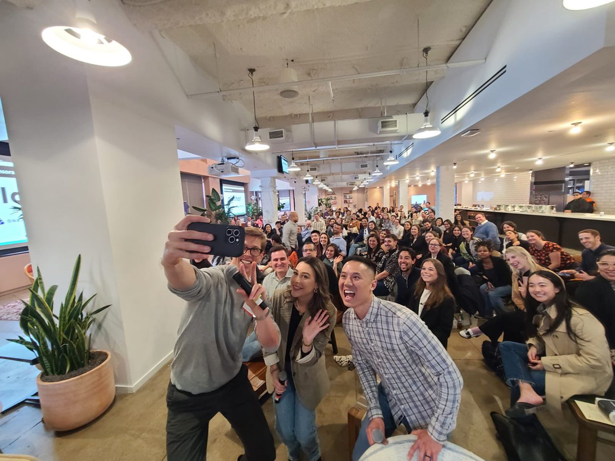 Interesting insight from Thursday’s Customer Success Meetup: MongoDB, Stripe, Intercom, Clay, Notion, and PeopleAI are all hiring CSMs aggressively—some with 10+ open roles. They’re specifically looking for ex-consultants from firms like BCG and KPMG.

While AI is driving
