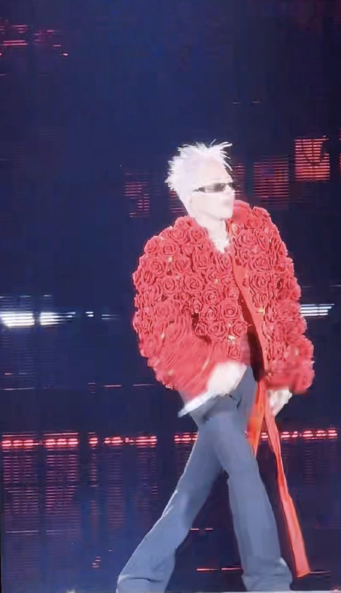 G-DRAGON Übermensch ROBE RED ver. G-DRAGON Übermensch ROBE RED ver.