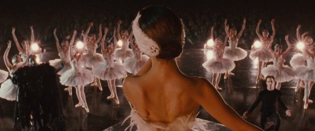 TheCinesthetic's tweet photo. Black Swan (2010) dir. Darren Aronofsky https://t.co/bbuvCMq8fP