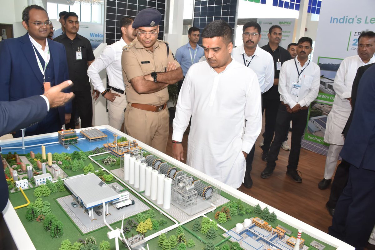 sanghaviharsh's tweet photo. Attended the inauguration of Waaree's state-of-the-art Solar Cell Manufacturing Plant in Chikhli, Navsari, in the presence of Hon'ble CM Shri @Bhupendrapbjp Ji, Union Minister Shri @CRPaatil Ji and Shri @JoshiPralhad
Ji.

A significant step towards strengthening India's renewable energy sector and achieving the vision of #AatmanirbharBharat.