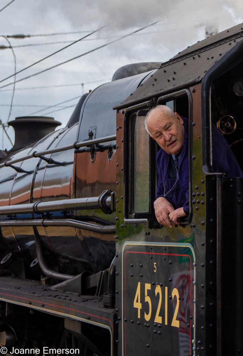 Joanne Emerson (@remenos) on Twitter photo 1Z57 The Edinburgh Flyer <a href="/railwaytouring/">Railway Touring Co.</a> railtour at Durham this morning #femalerailwayphotographer 1Z57 The Edinburgh Flyer <a href="/railwaytouring/">Railway Touring Co.</a> railtour at Durham this morning #femalerailwayphotographer