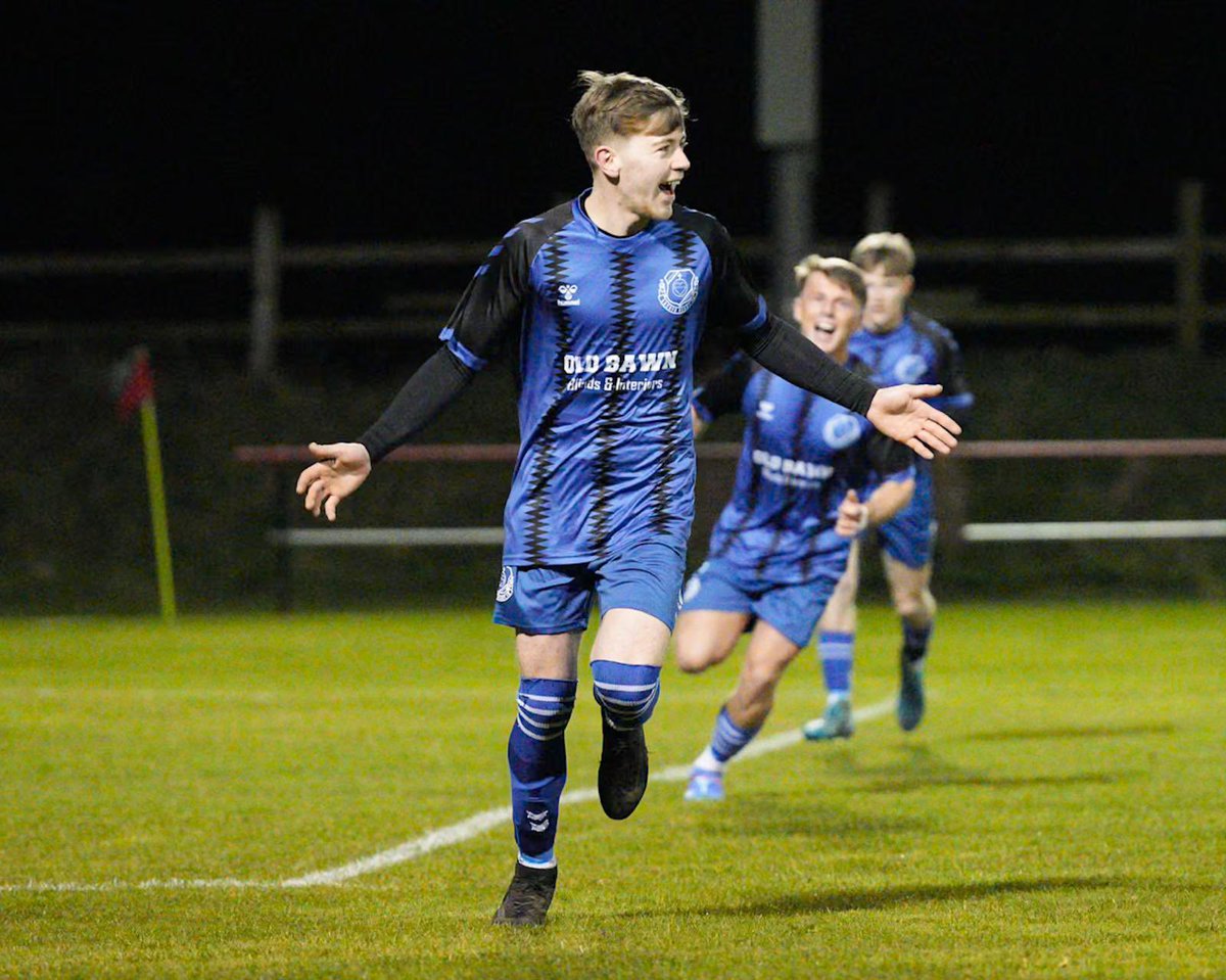 FT: Sacred Heart FC 3-0 Dublin University FC
A dominant response after last weeks setback! Leon O’Brien stole the show with a brilliant hat-trick, while a solid defense secured a clean sheet. Energy, work rate &amp; determination were tops fully deserved 3 points! #CmonTheHearts ❤️🖤
