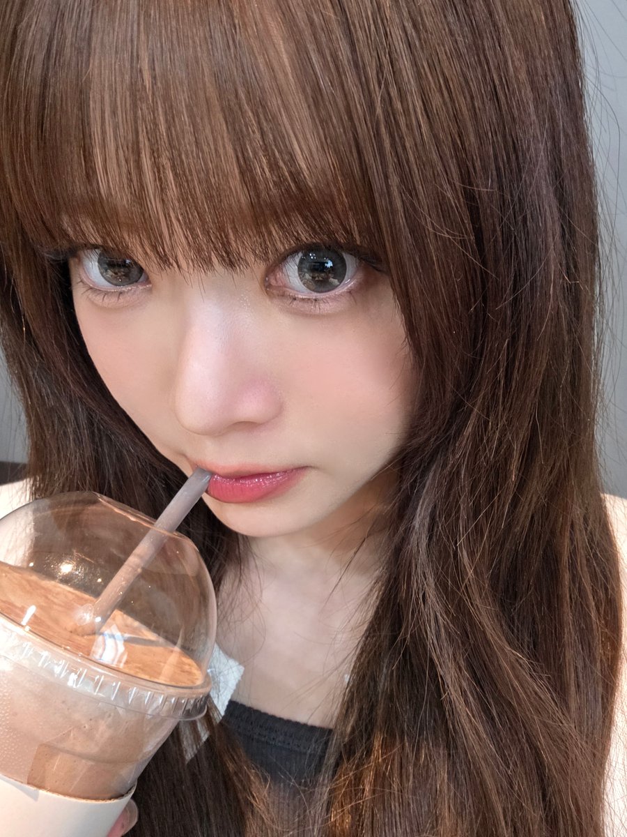 [📸] HONG EUNCHAE Weverse DM Update

“It's been a while since I ordered chocolate latte today. It was good”

#르세라핌 #홍은채 #은채 #ウンチェ
#LE_SSERAFIM #HONGEUNCHAE