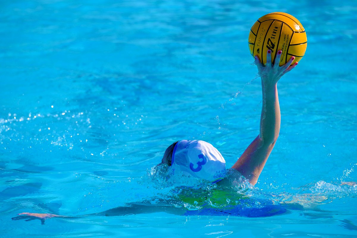 cnboadilla's tweet photo. ¡¡Ojito!! Esta noche toca #cambiodehora: a las 2️⃣ serán las 3️⃣

🕑🔜🕒  👀‼️

Tenedlo en cuenta y no vayáis a llegar tarde a los tres partidos de #waterpolo que tenemos mañana #domingo 😉

#sundaygames
#littleeye
#elpololopeta

📸@MiguelCapelli https://t.co/xgQZxunNQD