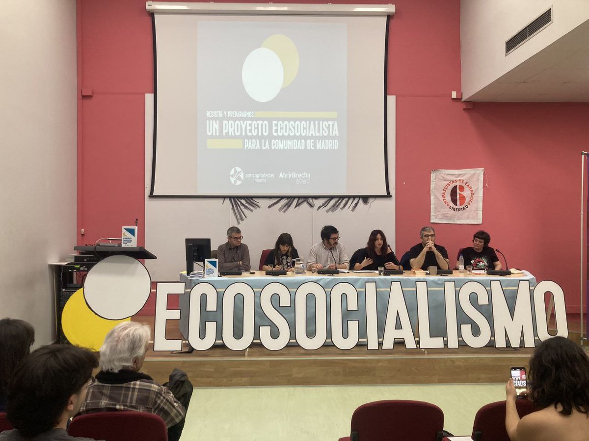 PoderPopularWeb's tweet photo. 📸 Comienza el encuentro "Resistir y prepararnos. Un proyecto ecosocialista para la Comunidad de Madrid" organizado por Anticapitalistas Madrid (@anticapiMadrid).

📌 "Conocer a fondo el poder de la derecha es sólo el primer paso para comenzar a enfrentarlo" 👇🏼 https://t.co/Gcpb8nQJ0t