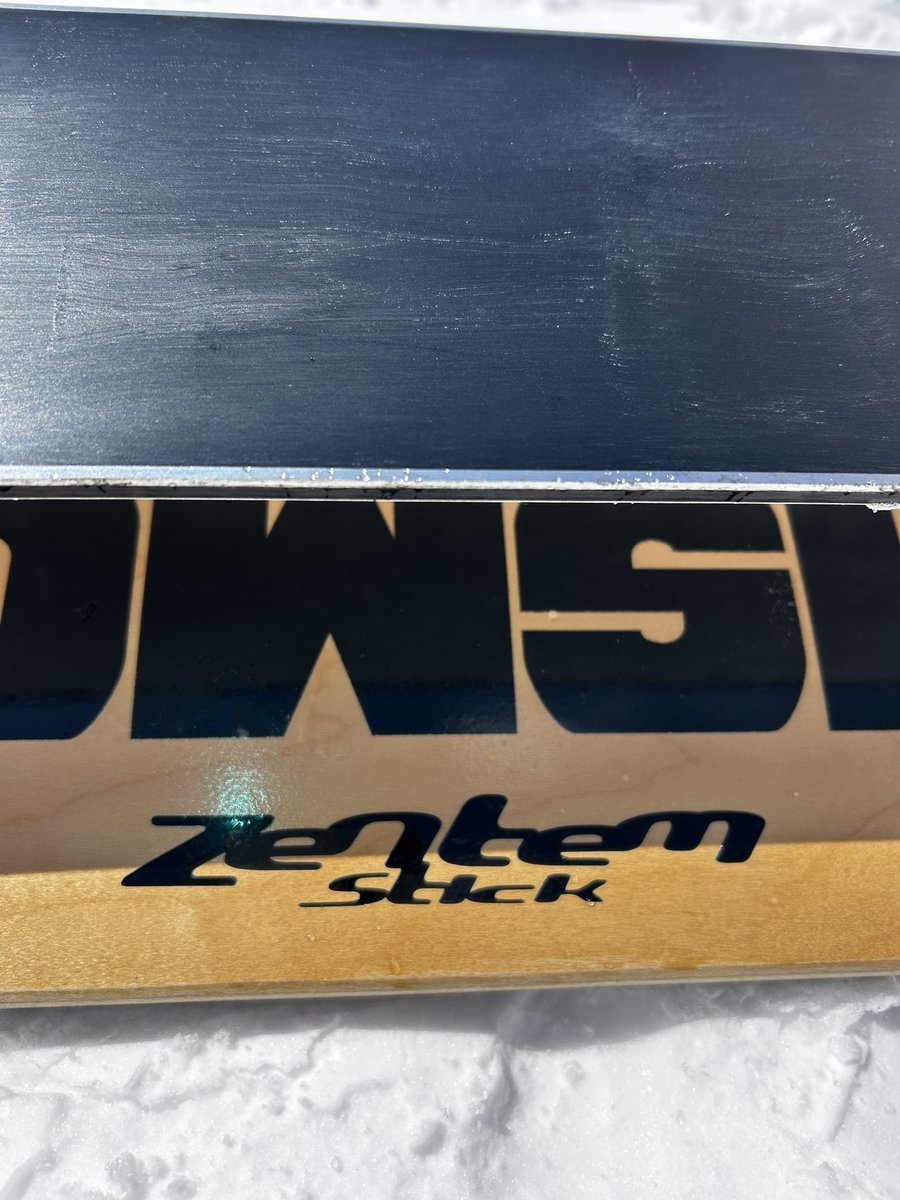 Tikinobs's tweet image. 2年ぶりのスノースケート。
ぜんぜん乗れなかった…
#スノースケート