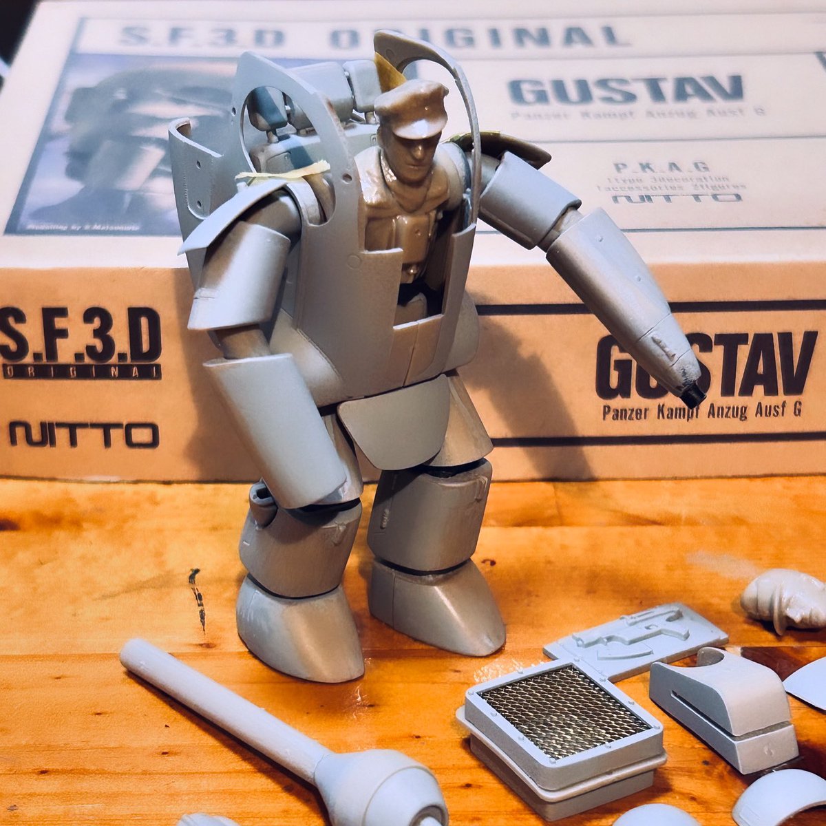 kirakumodel's tweet photo. ジャンクで入手した日東SF3D GUSTAV。いい感じに進んでるのですが、トップフード(?)が欠品。はて、地道にプラ版を絞ろうか… 焦らずじっくりいきましょう。
#旧キット #昭和 #レトロ #プラモ #ホビー #oldkit #painting #showa #retro #plamodel #plasticmodel #hobby #sf3d #maschinenkrieger #nitto https://t.co/0xt9L2t8Ml